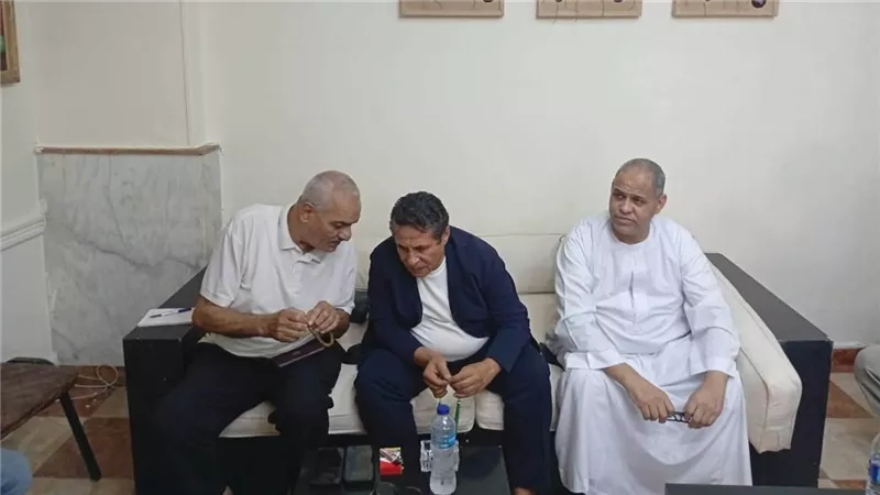 من اللقاءات