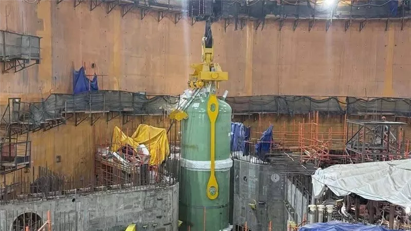 محطة الضبعة النووية تبدأ تركيب مثبت الضغط بالوحدة الأولى بوزن 200 طن