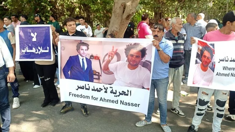 أحمد ناصر في قلب الأزمة.. احتجاجات في القاهرة وإغلاق السفارة الهولندية ومطالب بكشف الحقيقة