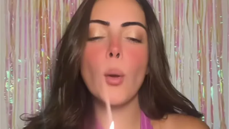 وئام مجدي تحتفل بعيد ميلادها: 