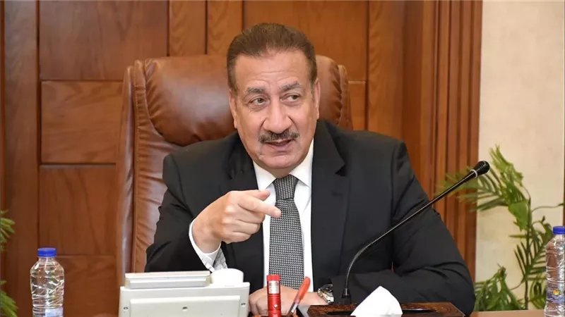 محافظ بورسعيد يوجه بتكثيف الحملات التموينية والرقابية على الأسواق 
