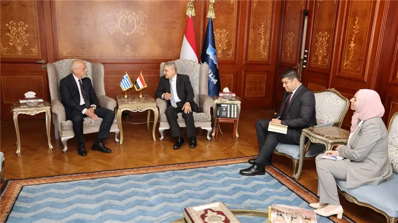 أسامة ربيع والسفير اليوناني يبحثان تعزيز التعاون البحري واللوجيستي