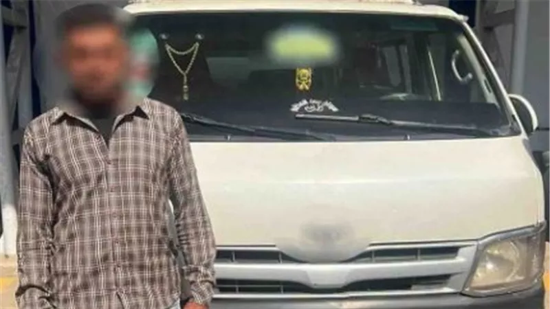 ضبط سائق ميكروباص لتحصيل أجرة زائدة وتحميل ركاب أكثر من المقرر بسوهاج 