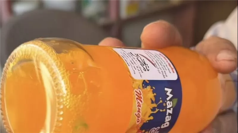 سرنجة جوه زجاجة عصير مقفولة.. مواطن من سوهاج يستغيث ويحذر من الخطر على الأطفال