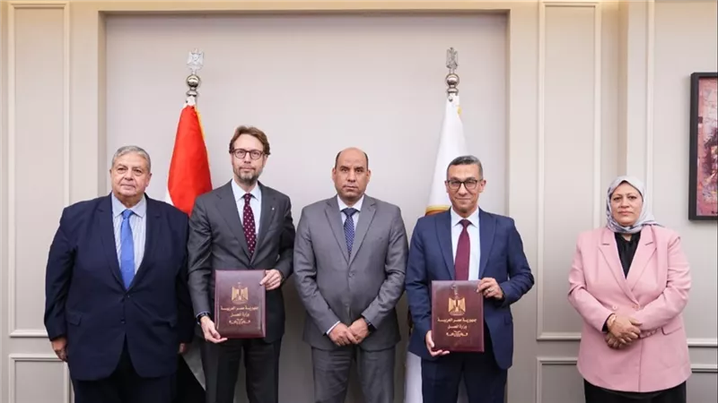 وزارة العمل توفر تدريبًا فندقيًا للشباب لمدة عامين بالتعاون مع إنتركونتيننتال