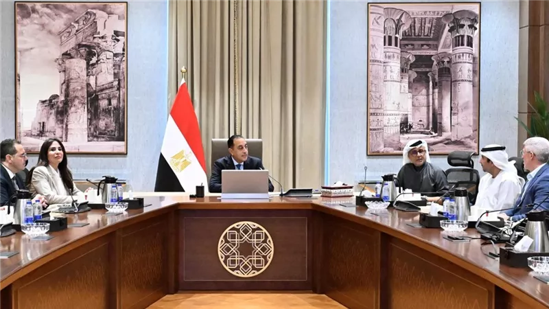 رئيس الوزراء يتابع مستجدات تنفيذ مشروعات مدينة 