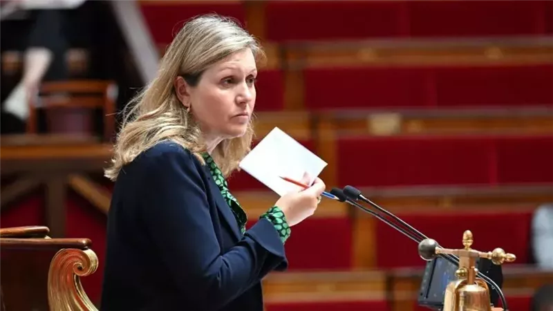 رئيسة الجمعية الفرنسية