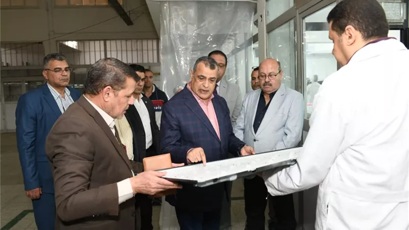 وزيرالانتاج الحربى زيارة مفاجئة لمصنع 270 و144 الحربى 