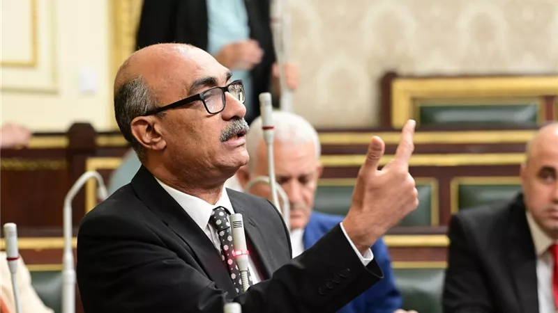 إيهاب منصور: حالة من التعجل في إدخال مشروع قانون الإيجار القديم إلى البرلمان
