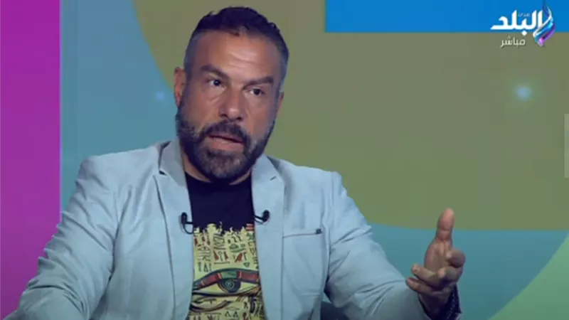 محمد خميس: كنت عايز أدخل آداب .. ووالدي أقنعني بطب الأسنان (فيديو)