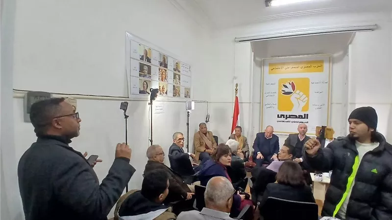 الحزب الليبرالي المصري يرد على تصريحات ترامب : قناة السويس ليست ديزني لاند