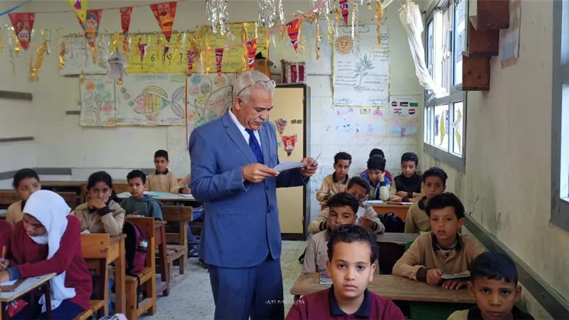 وكيل وزارة التربية والتعليم يتفقد عدد من المدارس بأبوصوير 