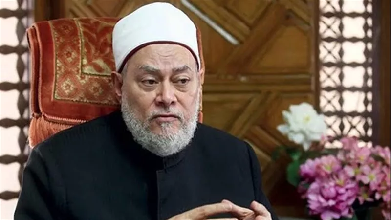 الحشيش حرام.. علي جمعة يحسم فتنة «المخدرات الحلال» لـ سعاد صالح 