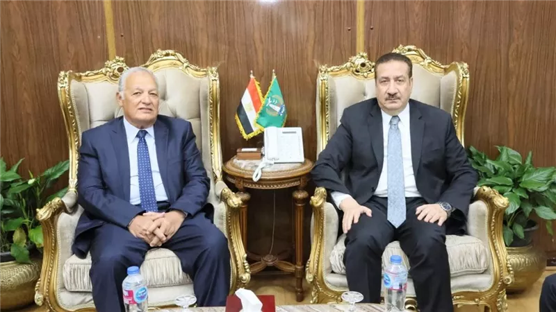 محافظ المنوفية يلتقي مسئولي شركة عمر أفندي لدعم أوجه التعاون المشترك