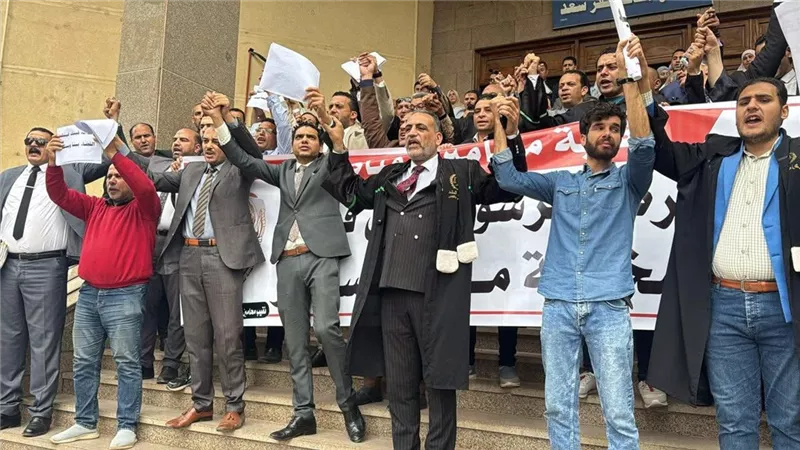 رفضا لزيادة الرسوم.. 3 وقفات احتجاجية تحت شعار التقاضي حق الشعب في دمياط 