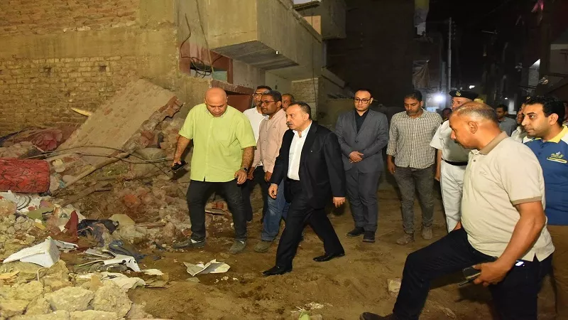 محافظ أسيوط يتابع جهود إنقاذ ضحايا انهيار المنزل| صور