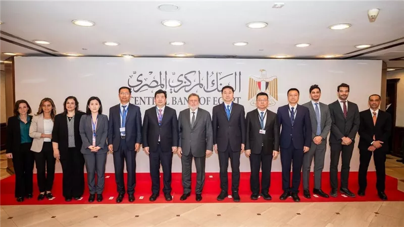 محافظ البنك المركزي يستقبل وفدًا صينيا لبحث أوجه التعاون المشترك