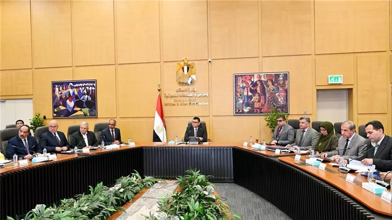 وزير الإسكان يتابع مشروعات المبادرة الرئاسية حياة كريمة بأسوان وبني سويف