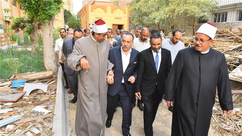 محافظ أسيوط يتابع سير العمل بورش الأخشاب التابعة للمنطقة الأزهرية 