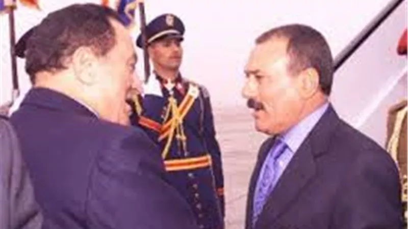 بمليارات الدولارات.. علي صالح يعرض رشوة على مبارك لدعم الاحتلال العراقي للكويت