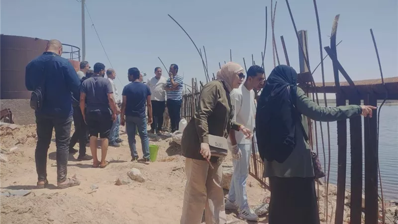 محافظ الإسماعيلية يتابع جهود البيئة على بحيرة التمساح لتقليل مصادر التلوث