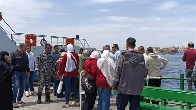 بعد محاولتها الانتحار.. إنقاذ سيدة من الغرق في بورسعيد