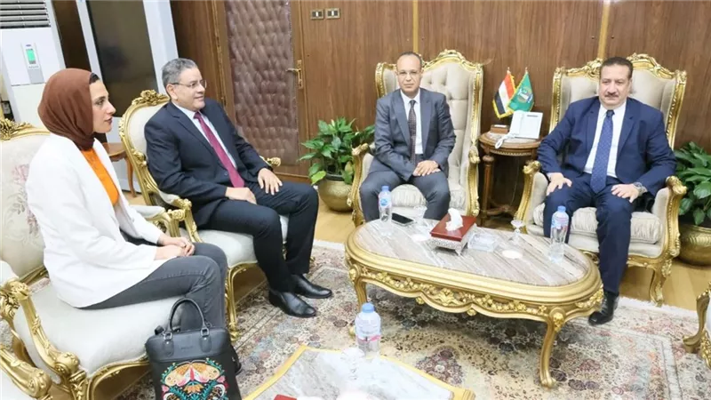 محافظ المنوفية يلتقي رئيس قطاع الطب العلاجي بوزارة الصحة
