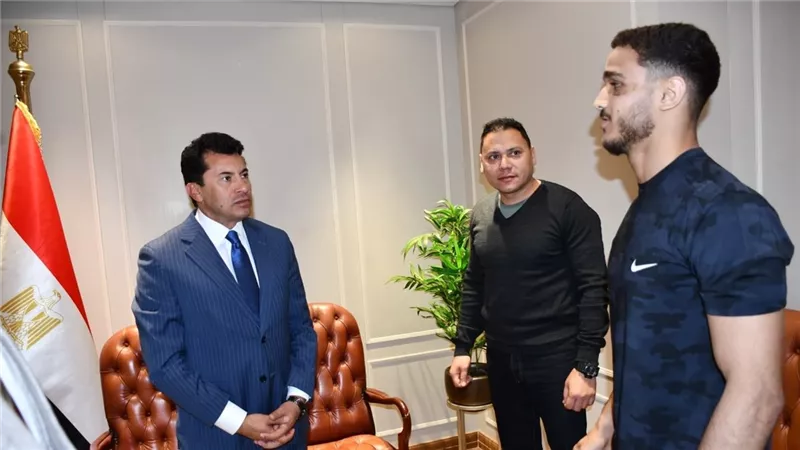 وزير الشباب والرياضة يوجه بالدعم الكامل للمصارع مصطفى حسين وتأهيله للأولمبياد