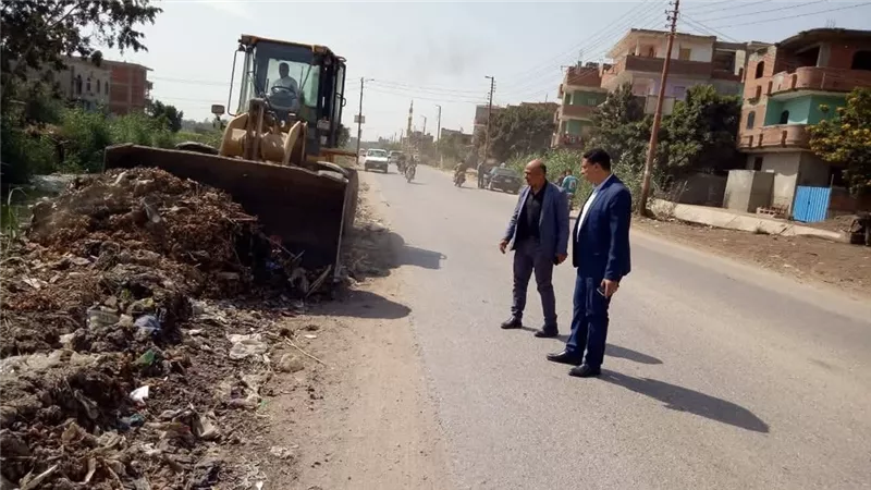 350 طناً خلال ثلاثة أيام.. حملة لرفع نواتج التطهير والهدم بالمنوفية
