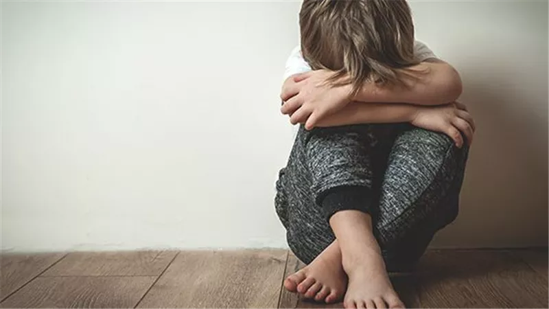 من هو الطفل الأكثر عُرضةً للاضطرابات والإنهيارات النفسية ؟ معلومات هامة