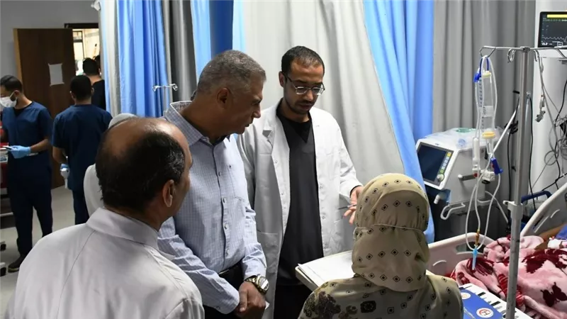 محافظ أسوان يطمئن على تقديم الخدمات الطبية والعلاجية للأشقاء الفلسطنيين