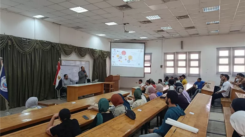 تعاون بين جامعة قناة السويس ووزارة الاتصالات لتدريب الطلاب على سوق العمل