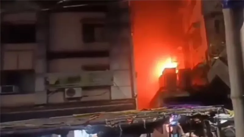 الهند.. مقتل 15 شخصاً جراء حريق كبير بفندق في مدينة كولكاتا 