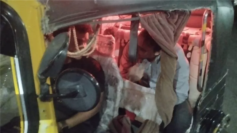 رئيس مدينة الوقف بقنا يستقل «توكتوك» للتأكد من تطبيق الأجرة