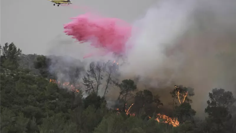 لإخماد الحرائق.. إسرائيل فى انتظار 8 طائرات إطفاء اليوم من إيطاليا وقبرص