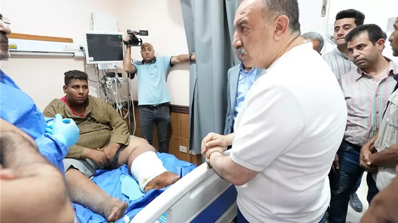في لفتة إنسانية.. محافظ أسيوط يوجه بعلاج مواطن غير قادر على نفقته الخاصة