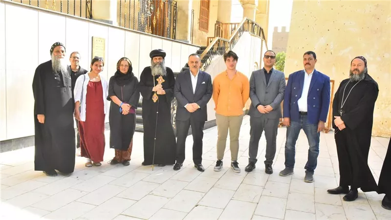 محافظ أسيوط يزور الدير المحرق.. ويؤكد اهتمام الرئيس السيسي بقطاع السياحة |صور