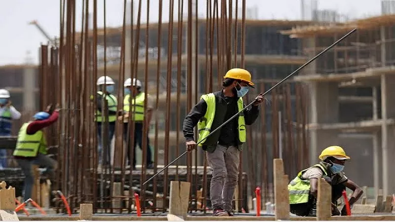 نبض الوطن.. مجدي بدوي: تكريم العمال القدامى حافز معنوي لشباب العمال