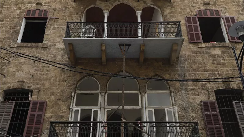 الإسكان: يوجد الآلاف المباني مهددة بالانهيار.. وخطة لمعالجة الأمر