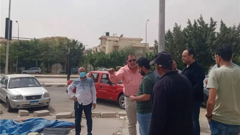 حملات بمدينة الشروق لرصد المخالفات وضبط العمل داخل المدينة