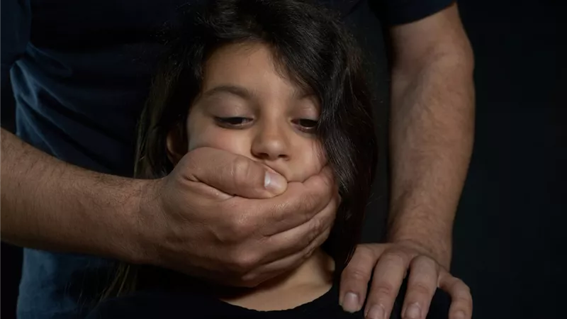 متحدث النواب السابق: الاعتداء على الأطفال خطيئة مجتمعية تُهدد الأجيال القادمة
