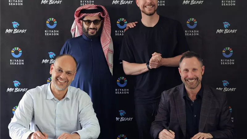 عمرو أديب : مستر بيست أحد أبطال حفل إفتتاح موسم الترفيه القادم