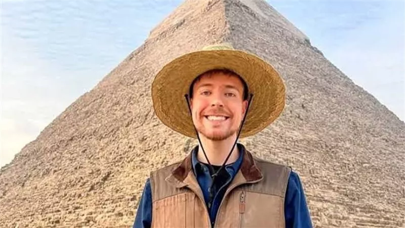 من هو 