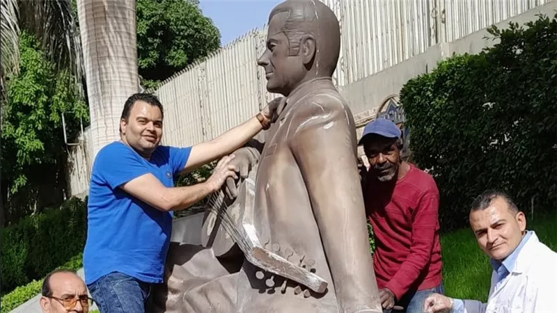 ترميم تمثال  فريد الأطرش  .. وإزاحة الستار عن تمثال أسمهان  بالأوبرا