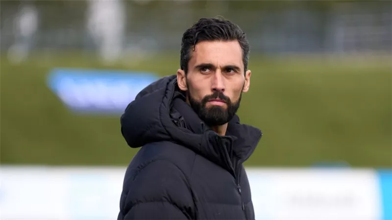 اربيلوا ينافس تشافي ألونسو على خلافة أنشيلوتي في ريال مدريد