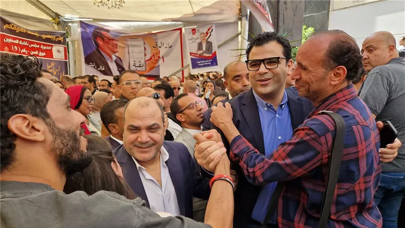 وصول محمد الباز ومصطفى عمار للإداء بأصواتهم فى انتخابات نقابة الصحفيين
