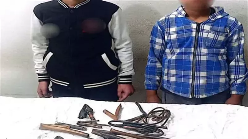 القبض على المتهمين بسرقة مواسير تكييف أحد المساجد بدمياط