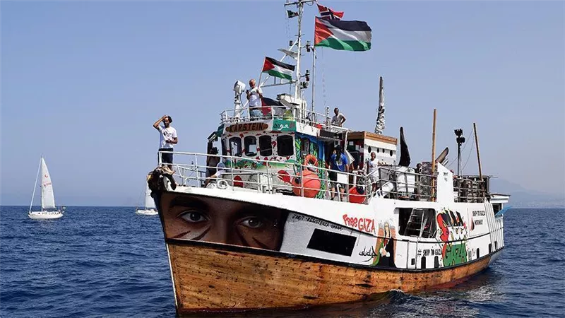 3 دول هددوا بمصادرة سفينة «أسطول الحرية» في حال وصولها للميناء