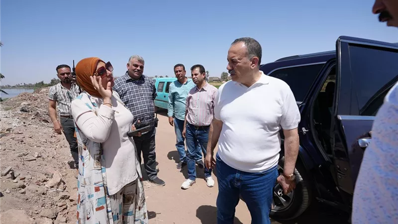 محافظ أسيوط يتفقد موقعًا مقترحًا لإنشاء كورنيش جديد بقرية بني محمديات |صور
