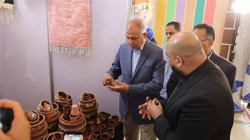 محافظ المنيا يفتتح معرض المنتجات اليدوية لمؤسسة التكافل الاجتماعي 